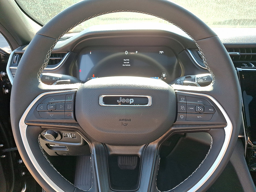 Certified 2025 Jeep Grand Cherokee L Altitude AWD/4WD image 8