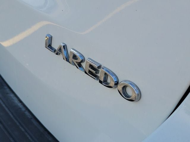 Used 2020 Jeep Grand Cherokee Laredo AWD/4WD image 6