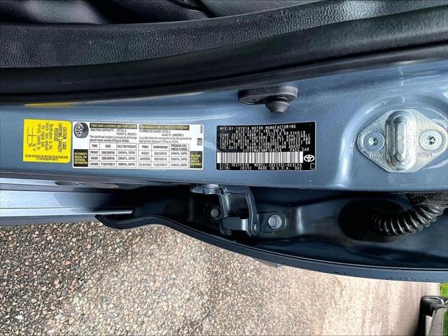 Certified 2021 Toyota Corolla LE FWD image 33