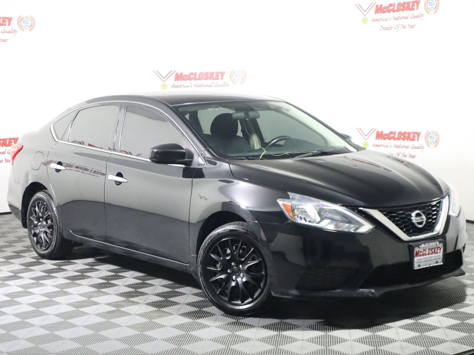 Used 2017 Nissan Sentra SV w/ Driver's Assist Package FWD image 2