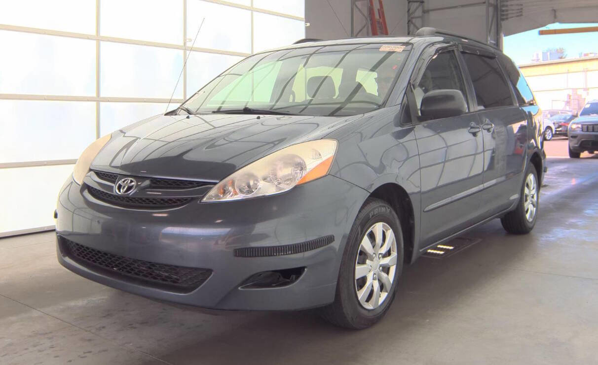 Used 2008 Toyota Sienna CE image 3