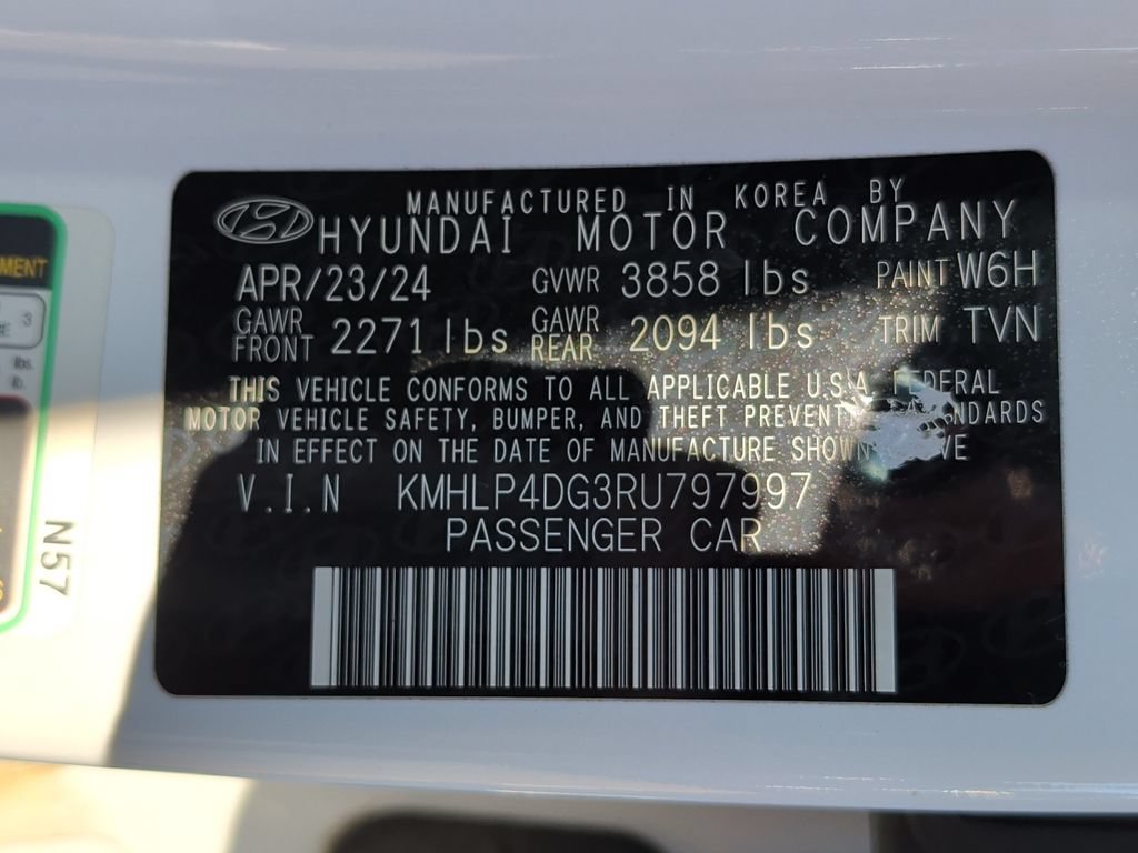 Used 2024 Hyundai Elantra Limited FWD image 40