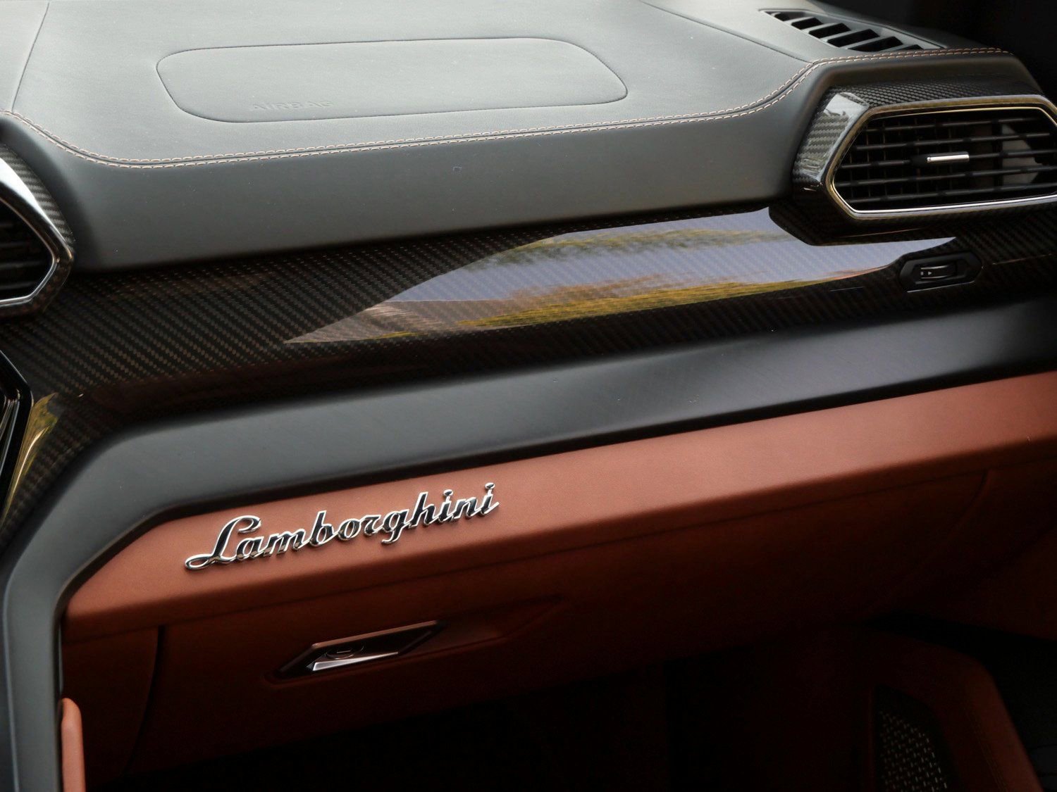 Used 2023 Lamborghini Urus S image 26