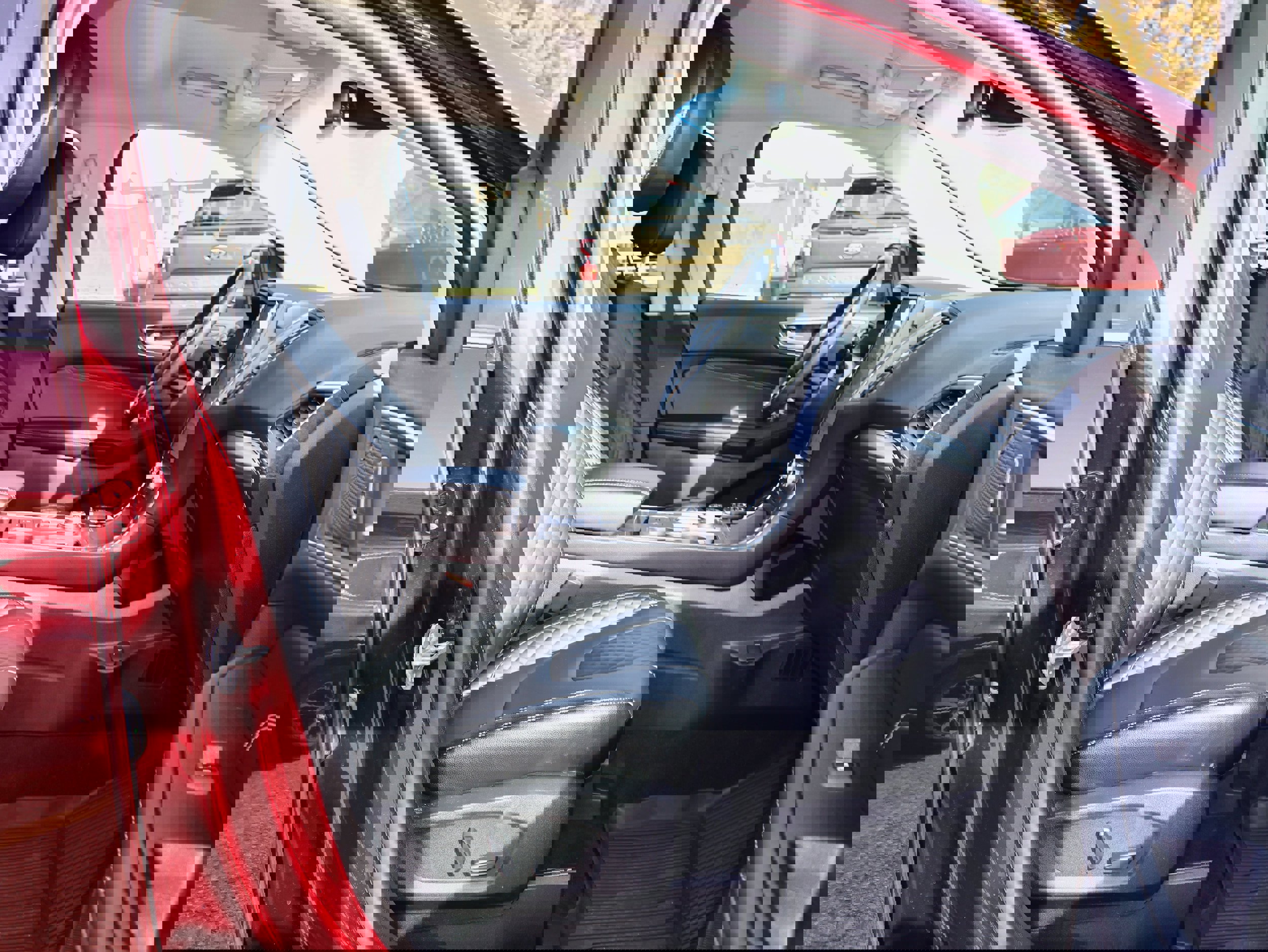 Used 2024 Ford Edge Titanium image 24