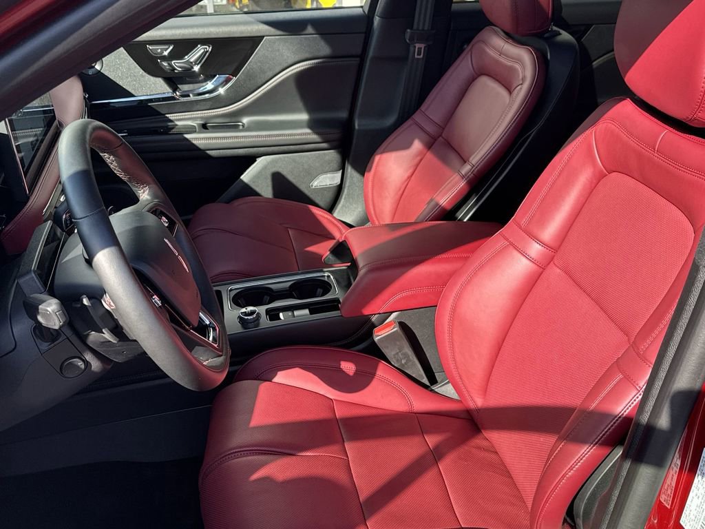 Used 2025 Lincoln Corsair Reserve w/ Equipment Group 202A image 13