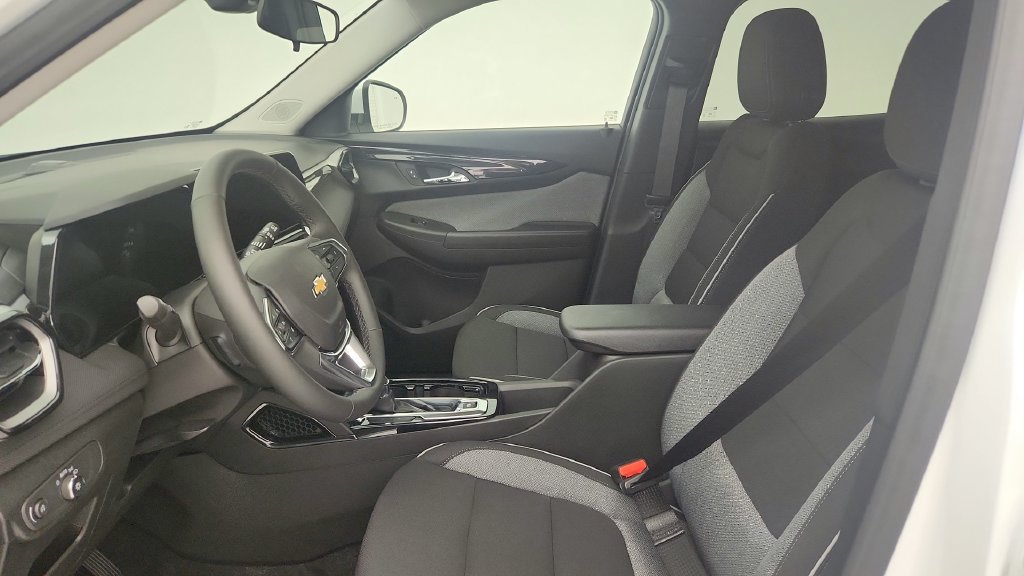 New 2026 Chevrolet TrailBlazer LT w/ LT Cold Weather Package FWD image 15