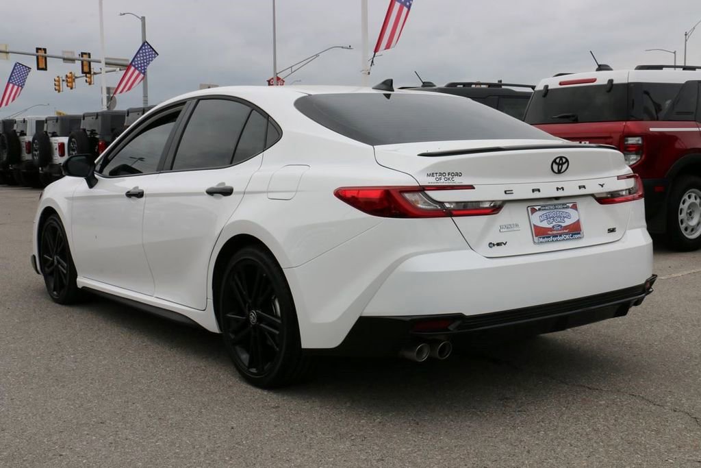 Used 2026 Toyota Camry Hybrid w/ Convenience Package FWD image 7
