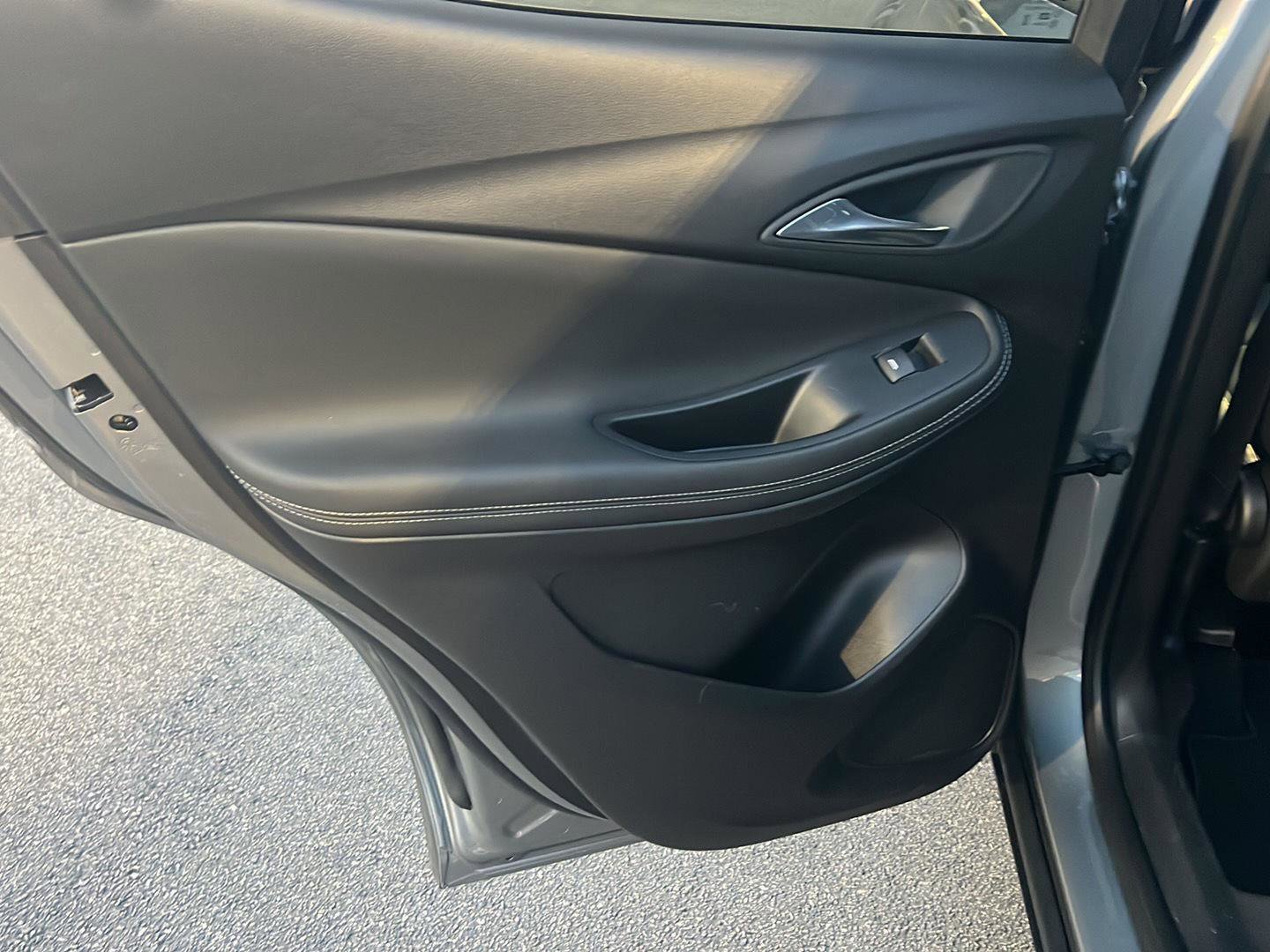 Used 2025 Buick Encore GX Preferred image 17