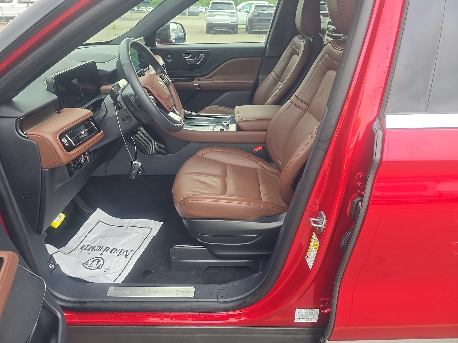 Used 2026 Lincoln Aviator Reserve AWD/4WD image 7