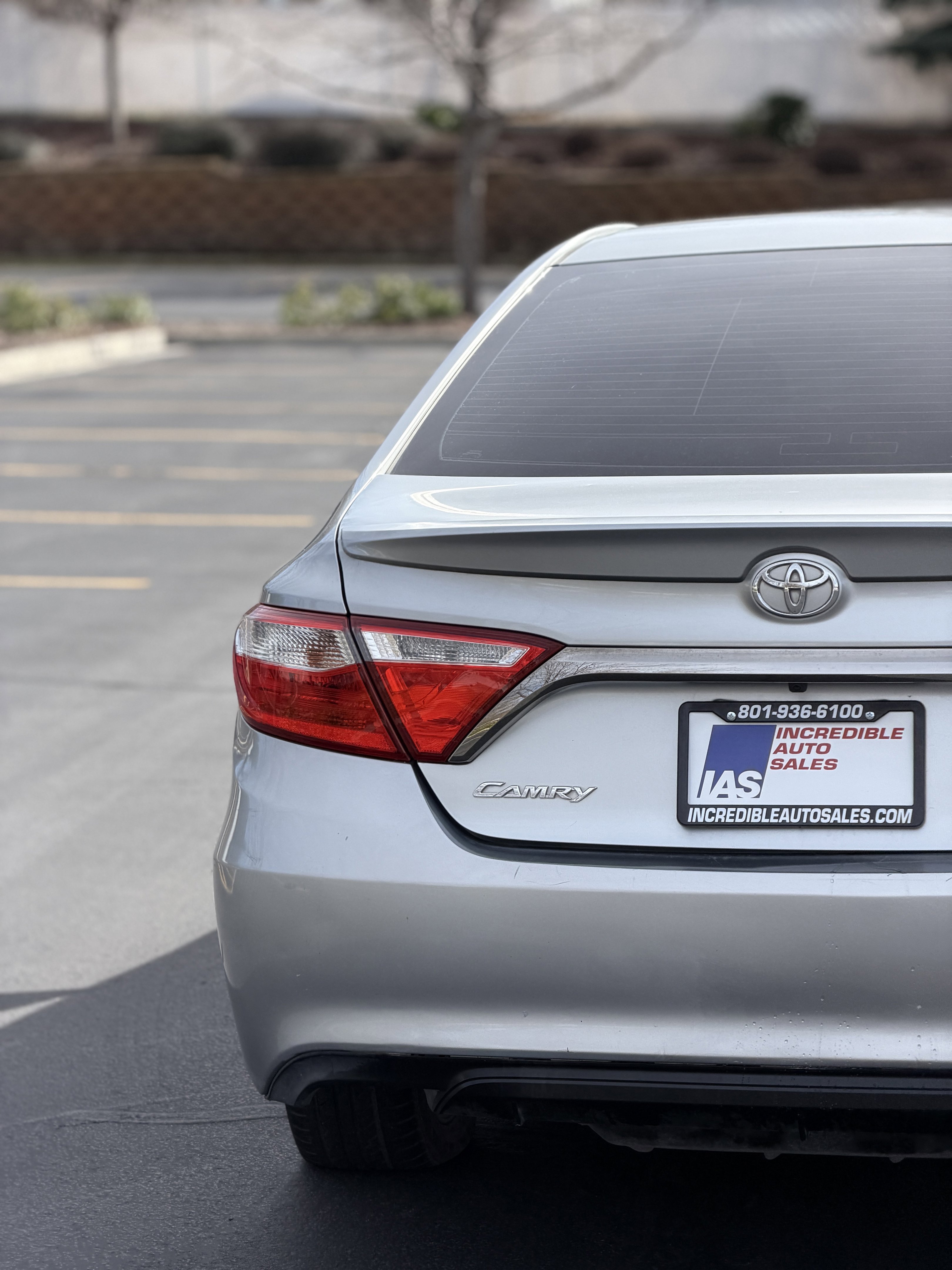 Used 2015 Toyota Camry SE FWD image 6