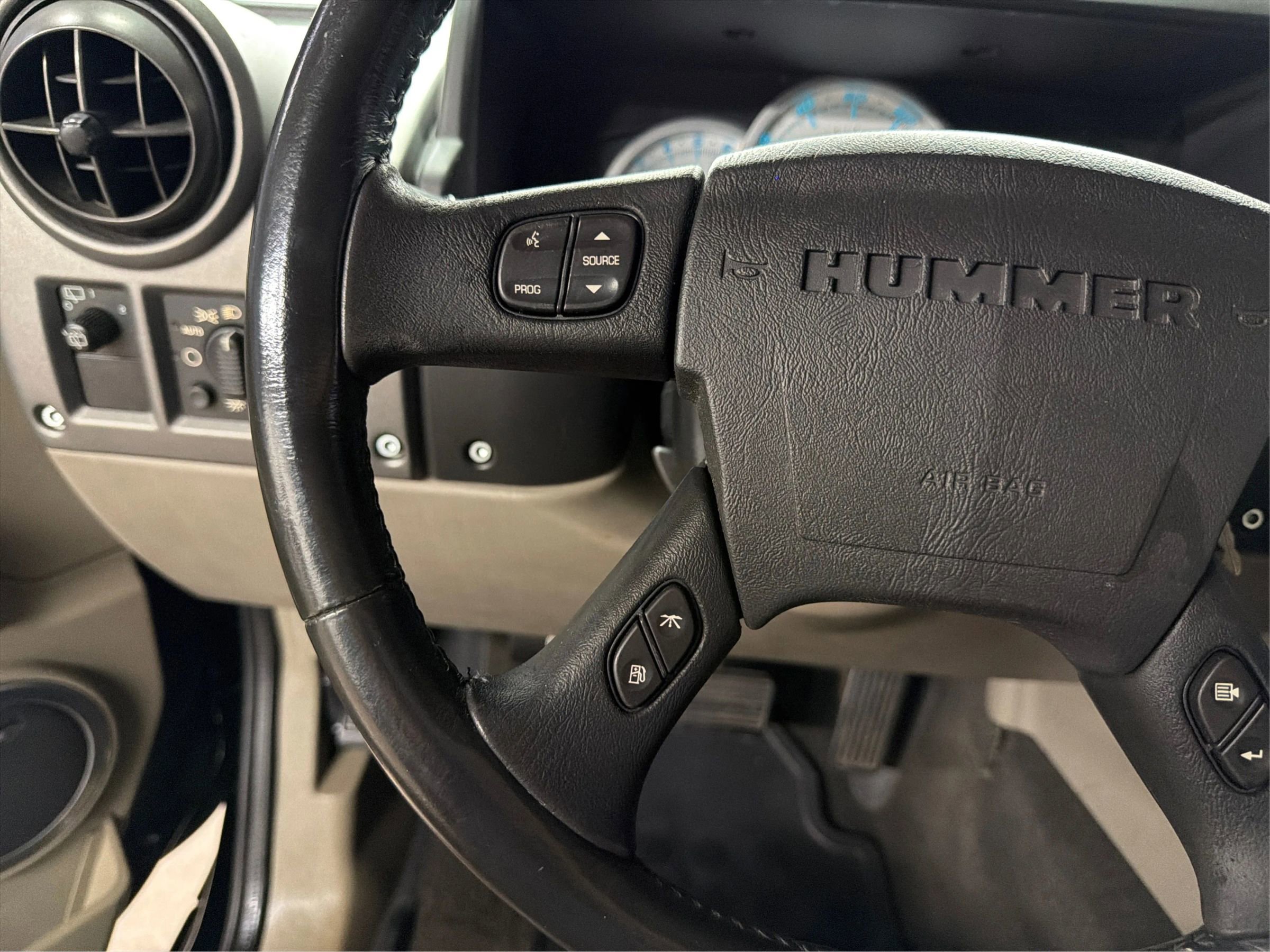 Used 2003 HUMMER H2 w/ Preferred Equipment Group image 22
