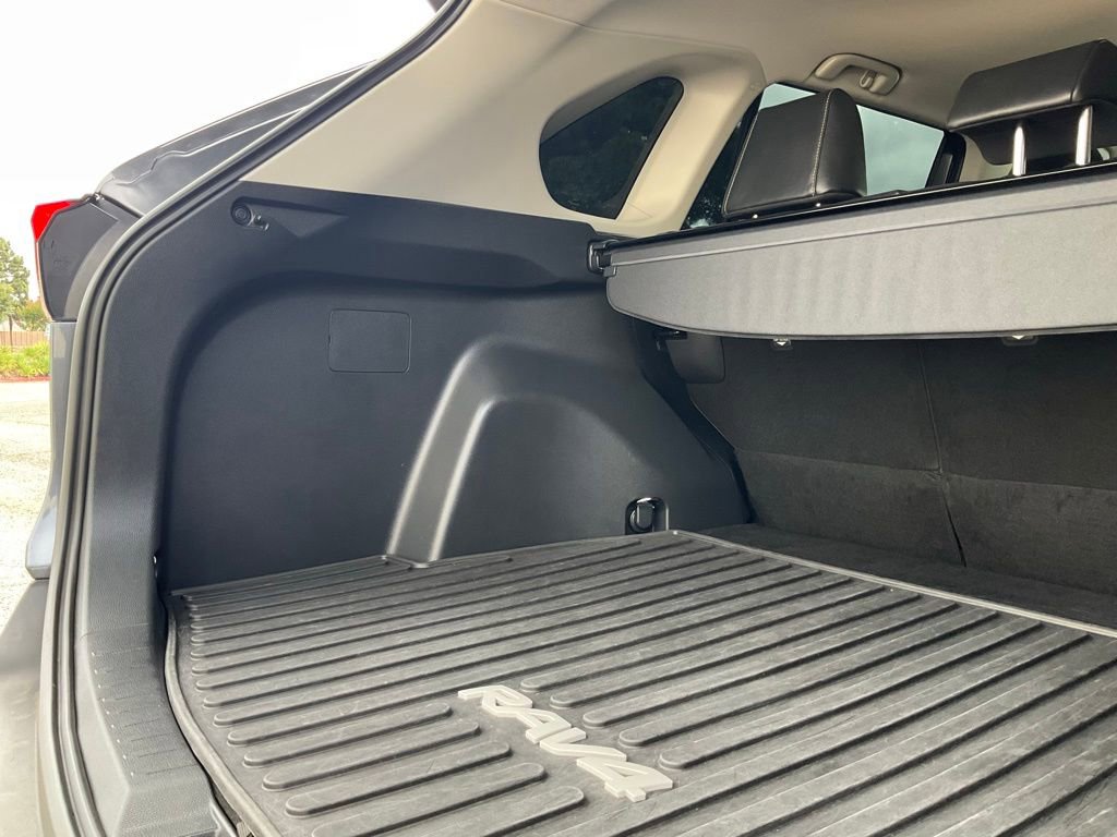 Used 2024 Toyota RAV4 XLE Premium image 15