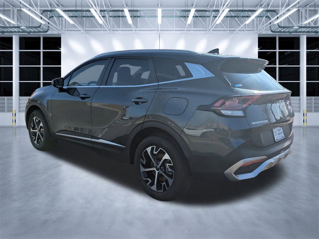 Used 2025 Kia Sportage EX image 7