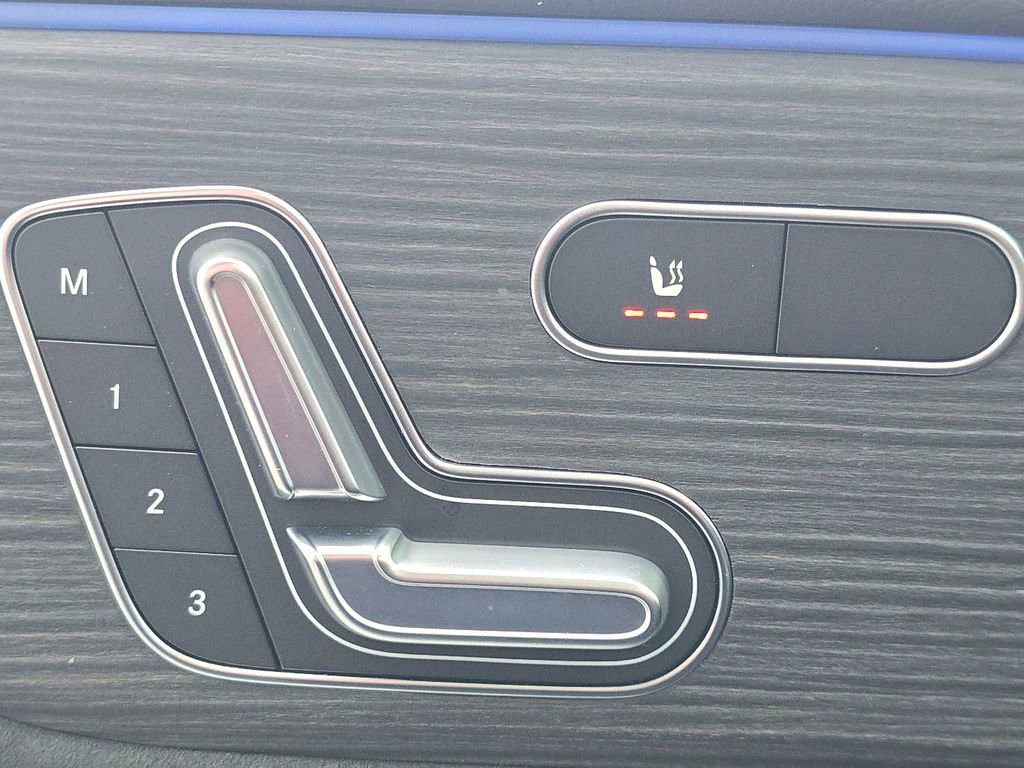 Certified 2025 Mercedes-Benz GLB 250 4MATIC image 6