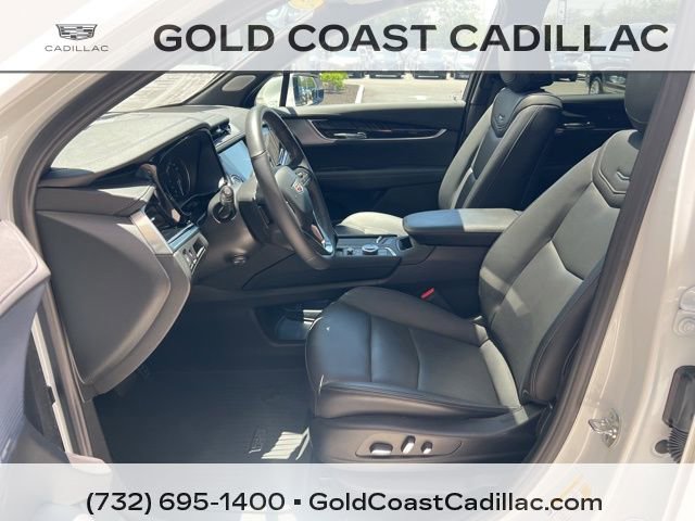 Used 2024 Cadillac XT6 Premium Luxury w/ LPO, Floor Liner Package AWD/4WD image 18