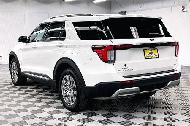 Used 2025 Ford Explorer Platinum image 3