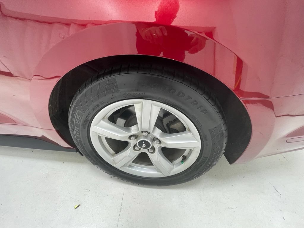 Used 2017 Ford Mustang Convertible RWD image 9