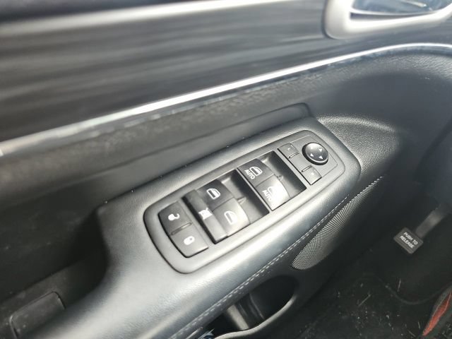 Used 2020 Jeep Grand Cherokee Limited w/ Luxury Group II RWD image 37