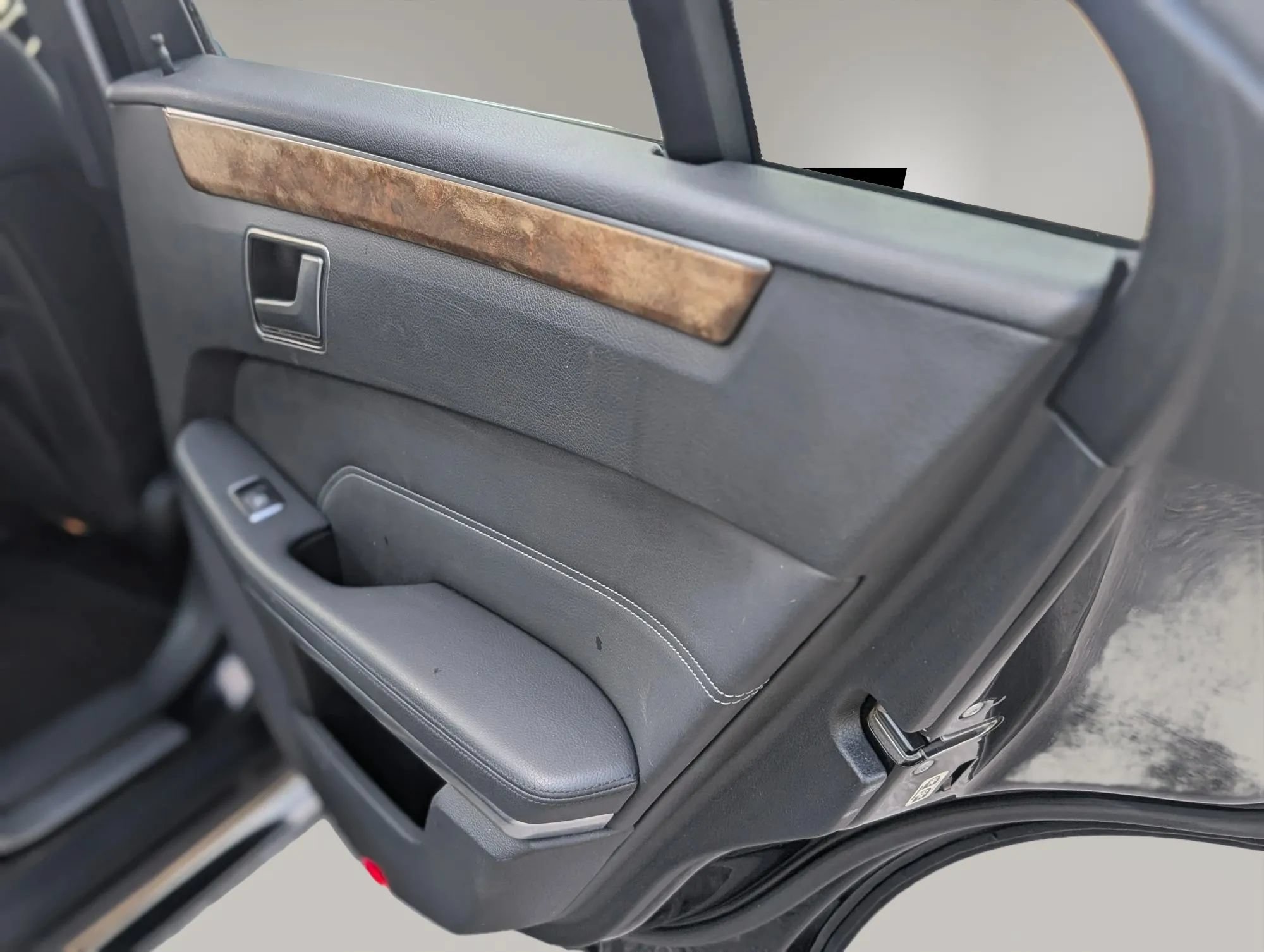 Used 2014 Mercedes-Benz E 350 Sedan image 24