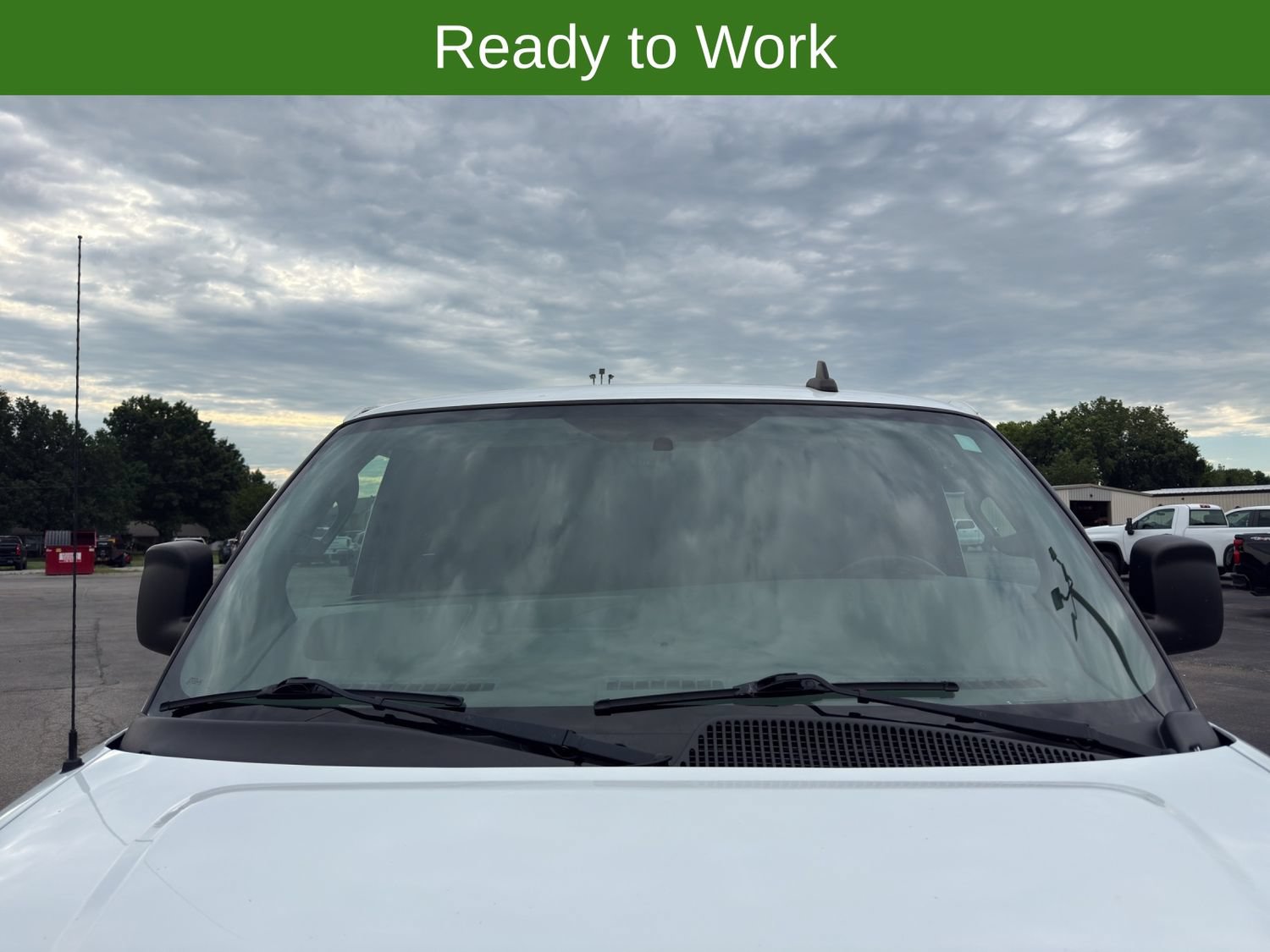 Used 2018 Chevrolet Express 2500 w/ Driver Convenience Package RWD image 22
