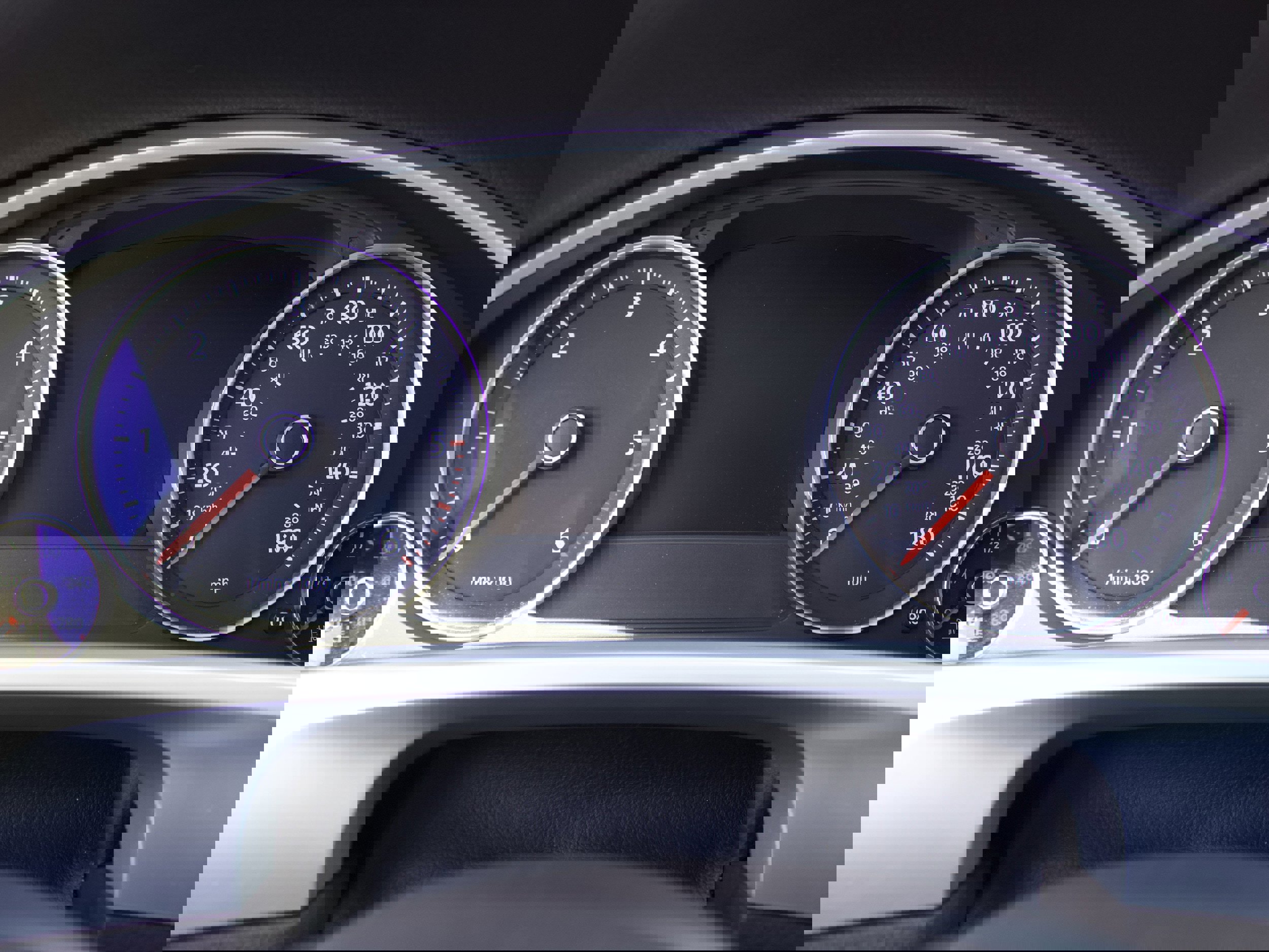 Used 2012 Volkswagen Touareg TDI image 20