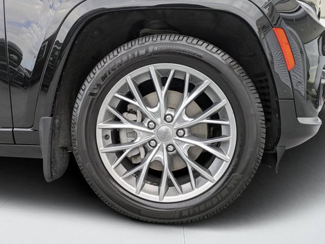 Used 2022 Jeep Grand Cherokee L Summit w/ Advanced Protech Group IV AWD/4WD image 10