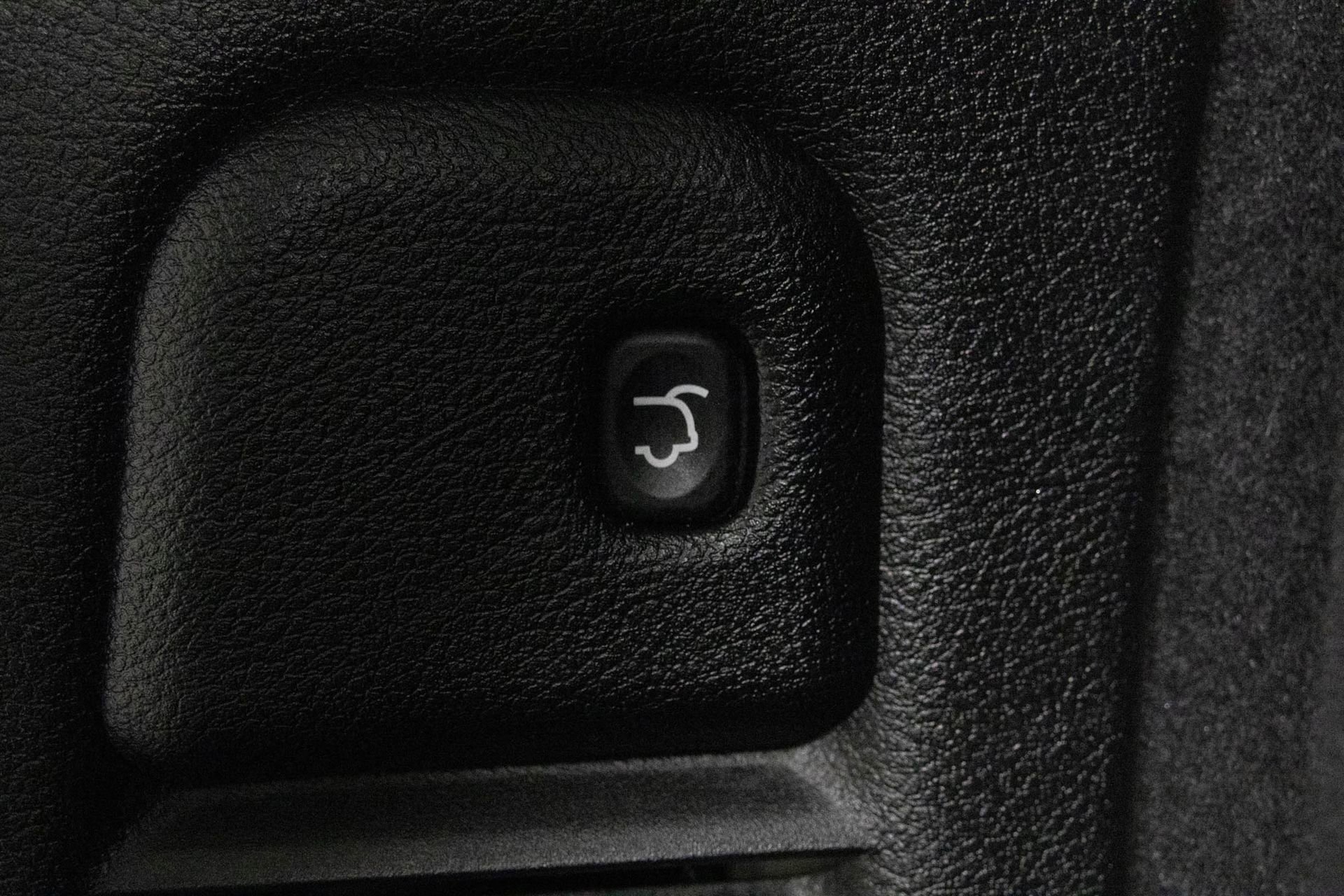 Used 2023 Dodge Durango GT image 35