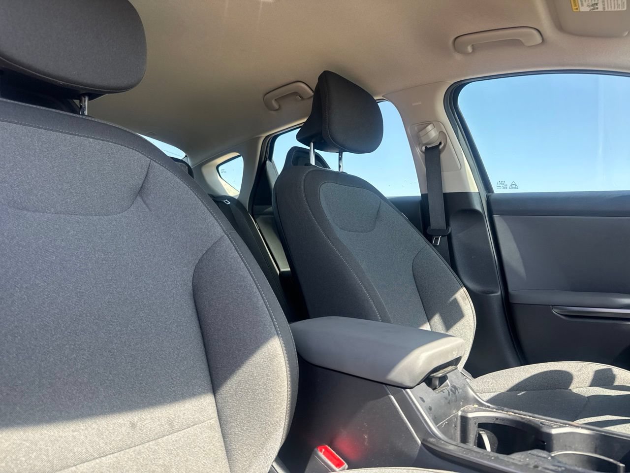 Used 2025 Kia K4 FWD image 22