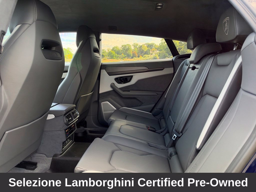 Used 2025 Lamborghini Urus SE AWD/4WD image 36