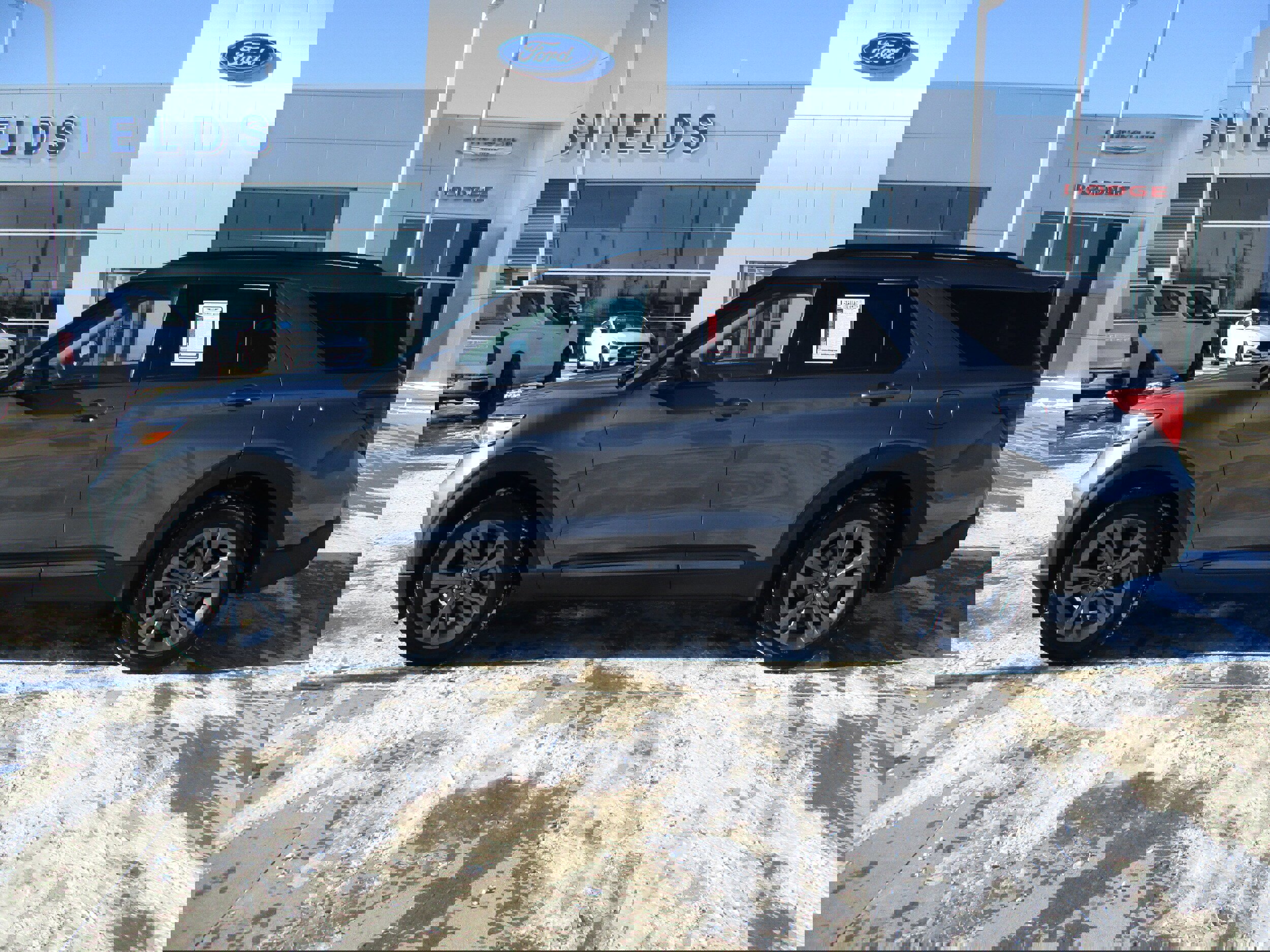 Used 2023 Ford Explorer XLT w/ Equipment Group 202A image 3