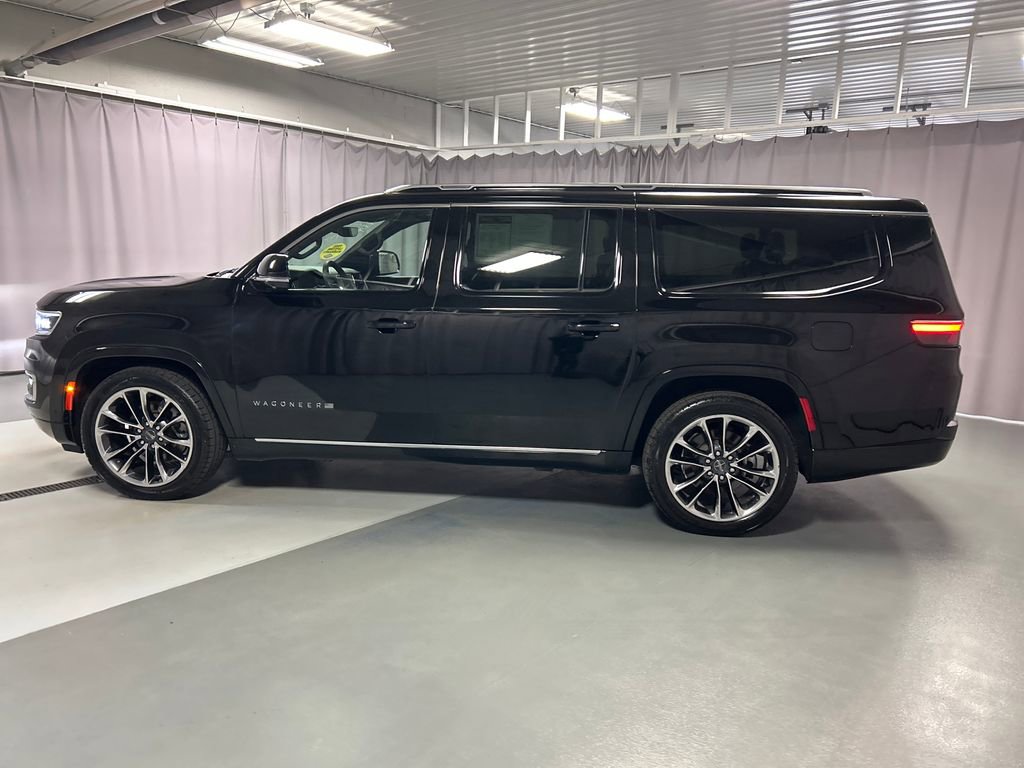 Used 2023 Jeep Wagoneer L Series III w/ Premium Group I image 4