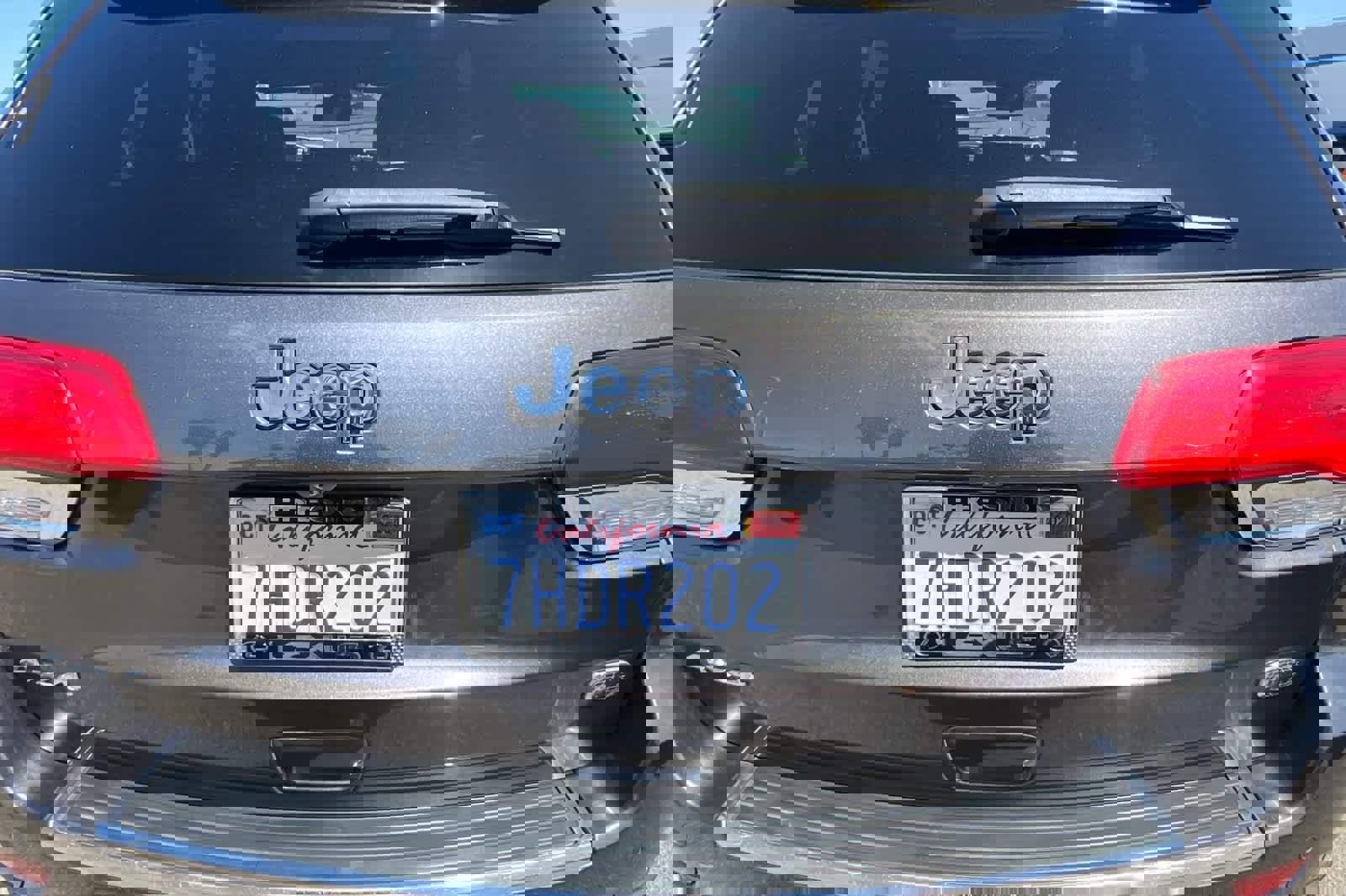 Used 2014 Jeep Grand Cherokee Overland w/ Advanced Technology Group image 19