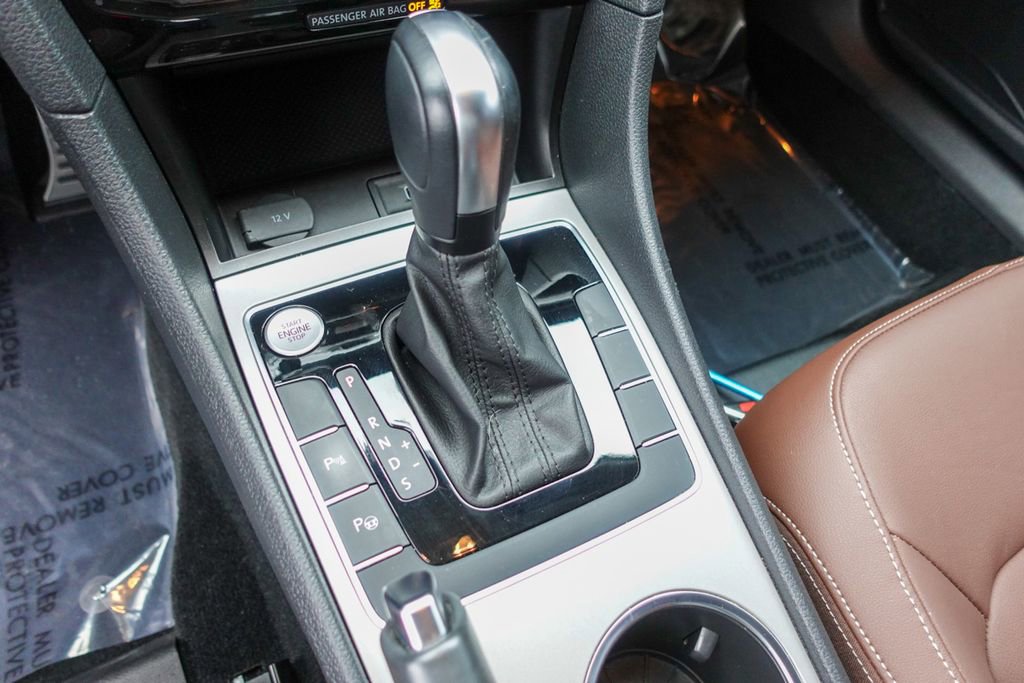 Used 2022 Volkswagen Passat 2.0T image 20