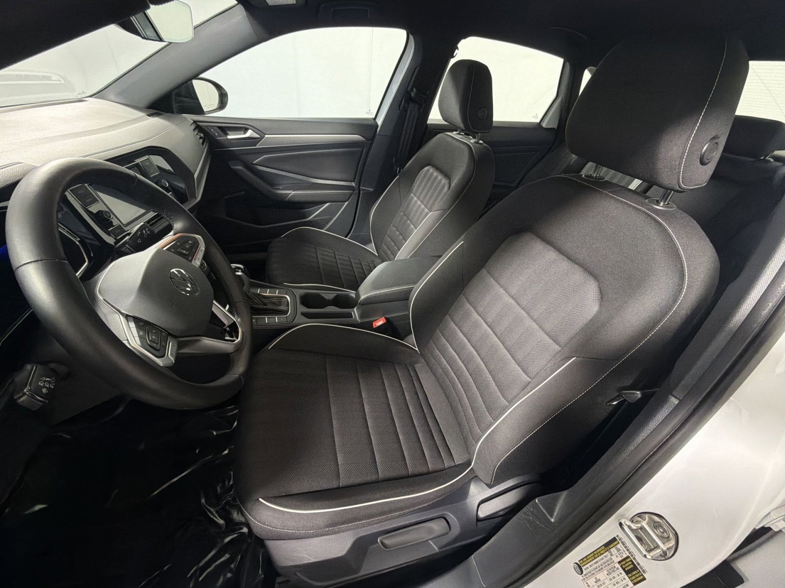 Used 2023 Volkswagen Jetta Sport image 13