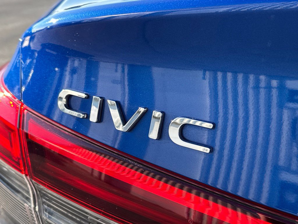 Used 2023 Honda Civic Sport image 11
