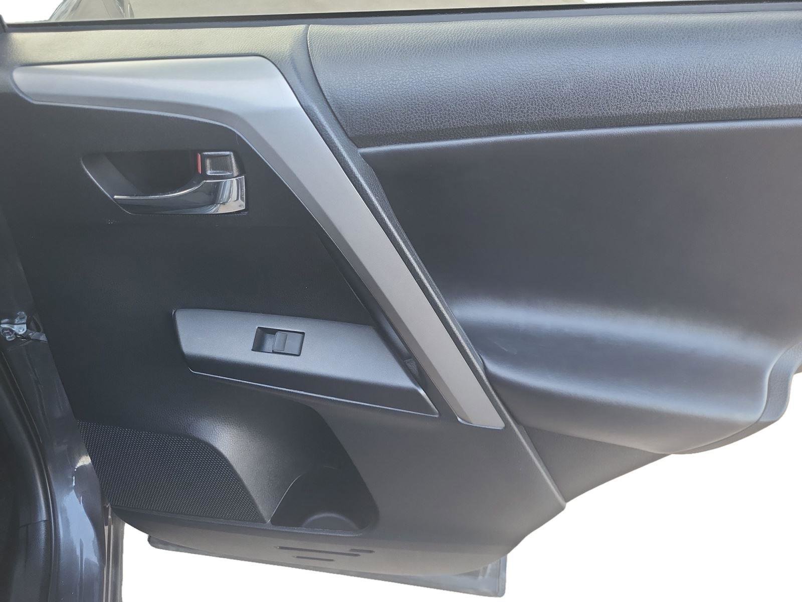 Used 2018 Toyota RAV4 XLE image 23