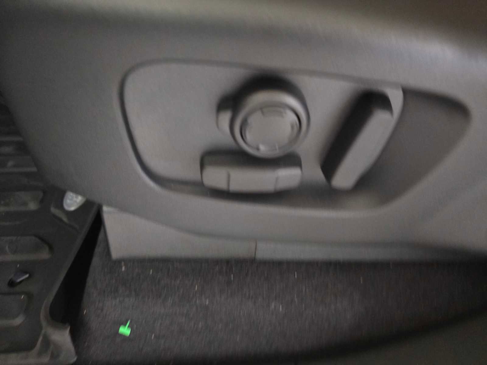 New 2025 Land Rover Discovery Dynamic SE image 22