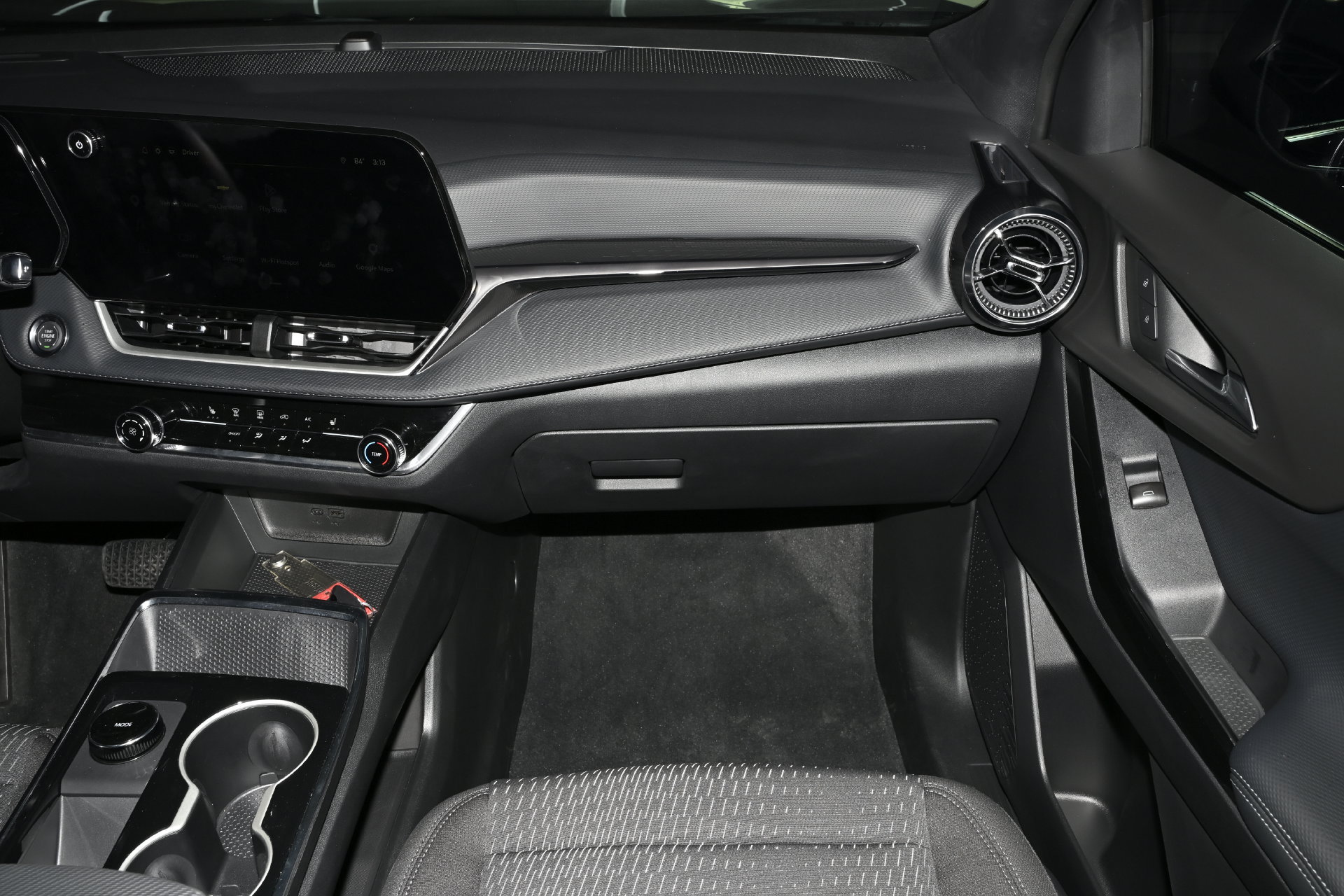 Used 2026 Chevrolet Equinox LT w/ Safety and Technology Package FWD image 17
