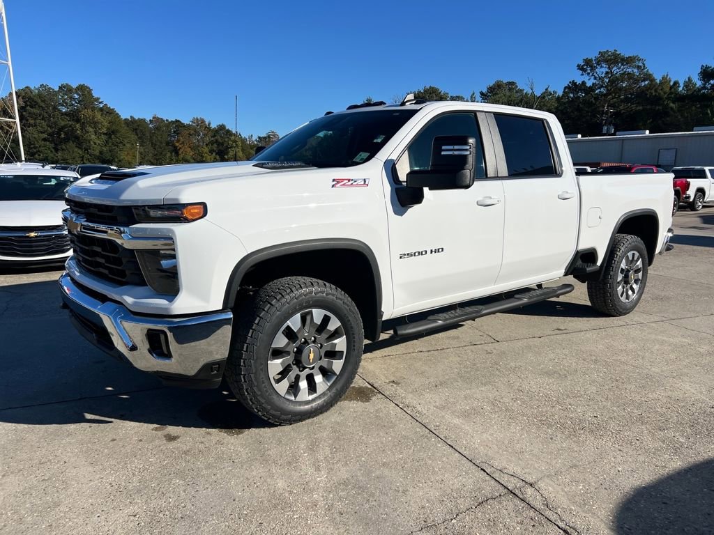 Used 2024 Chevrolet Silverado 2500 LT image 1