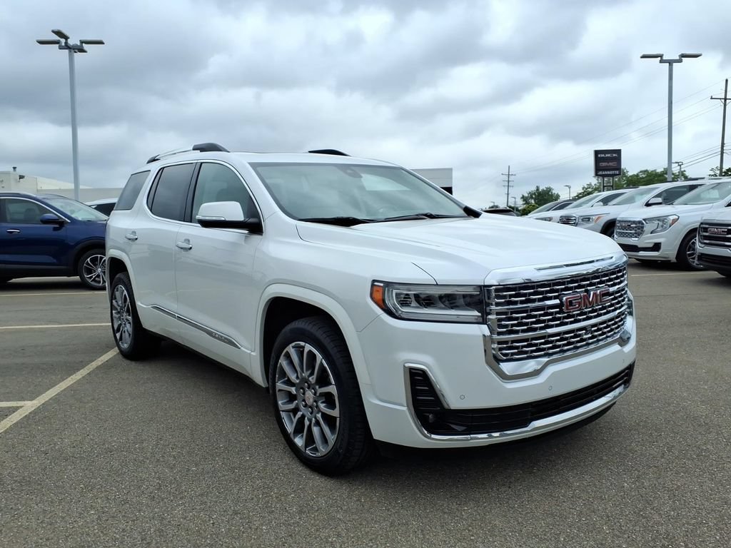 Used 2023 GMC Acadia Denali w/ Denali Ultimate Package AWD/4WD image 3