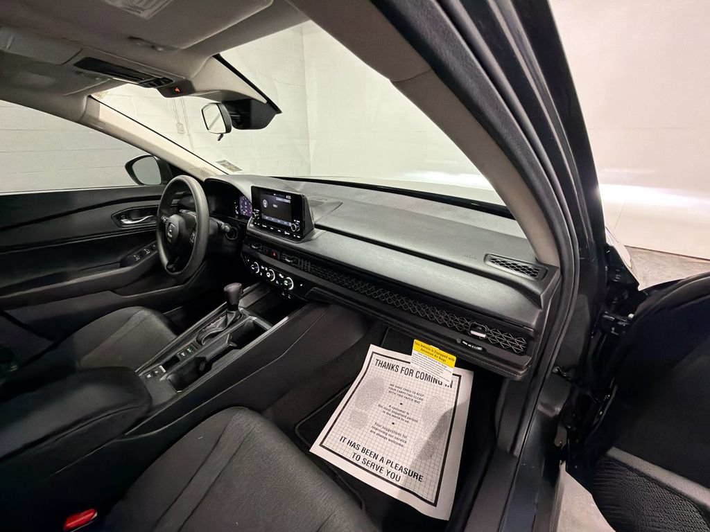 Used 2025 Honda Accord SE image 28