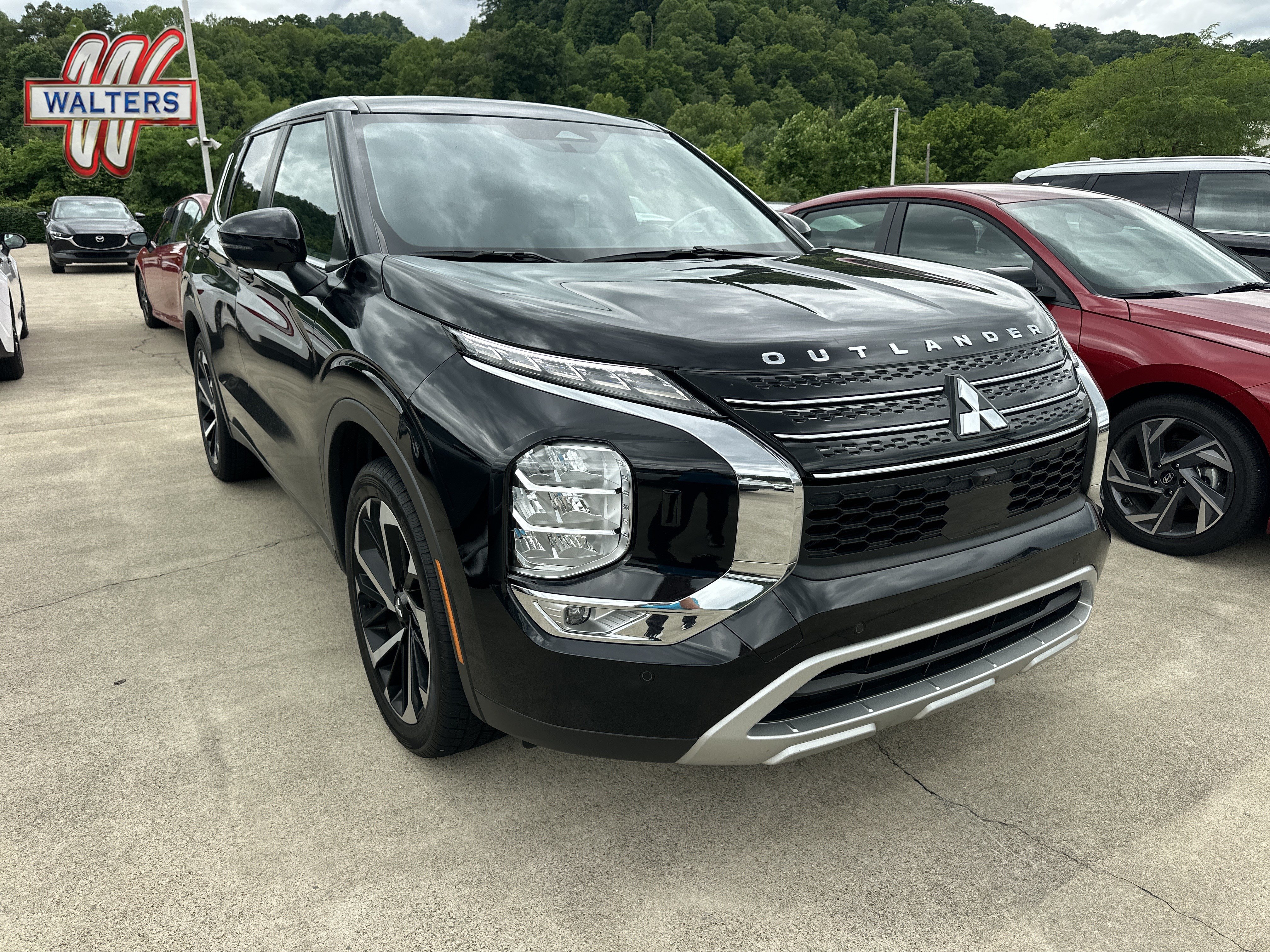 Used 2024 Mitsubishi Outlander SE