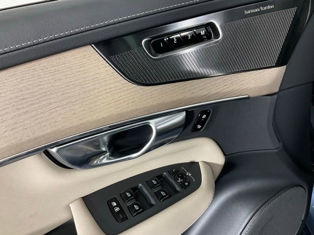 New 2026 Volvo XC90 B6 Plus w/ Protection Package Premier image 27