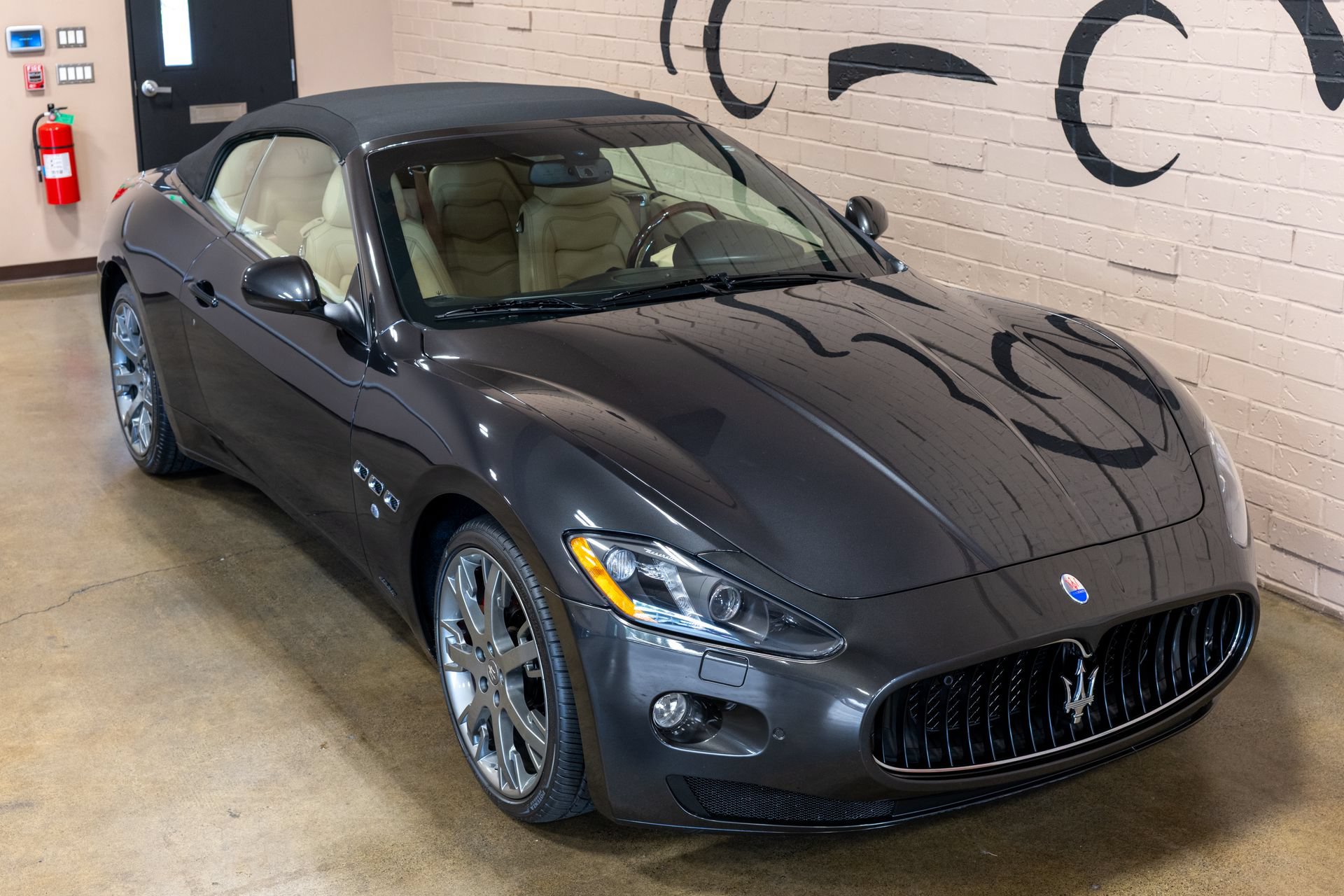 Used 2014 Maserati GranTurismo Convertible RWD image 18