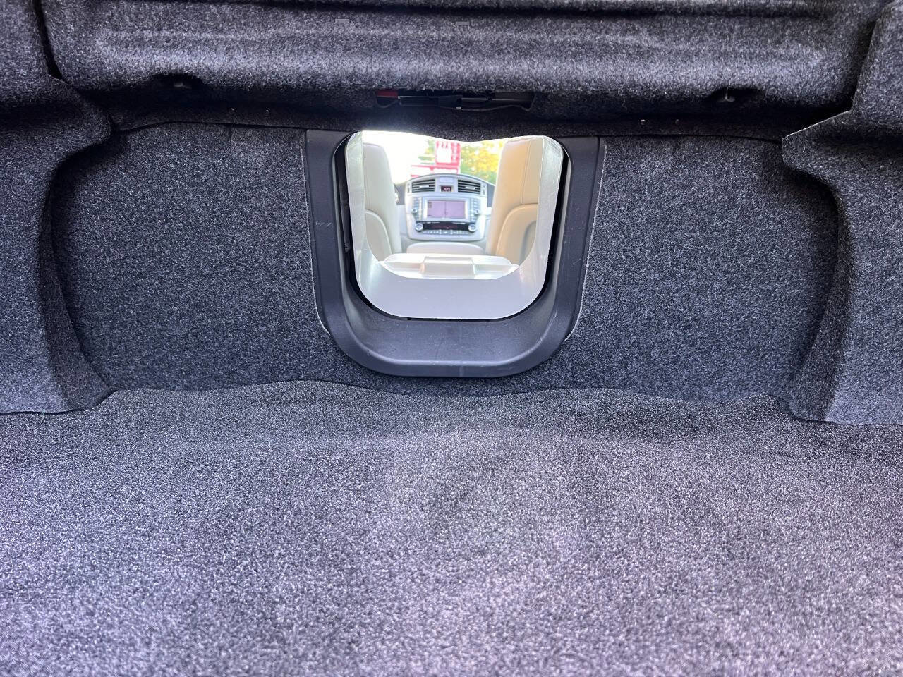 Used 2011 Toyota Avalon Limited image 38