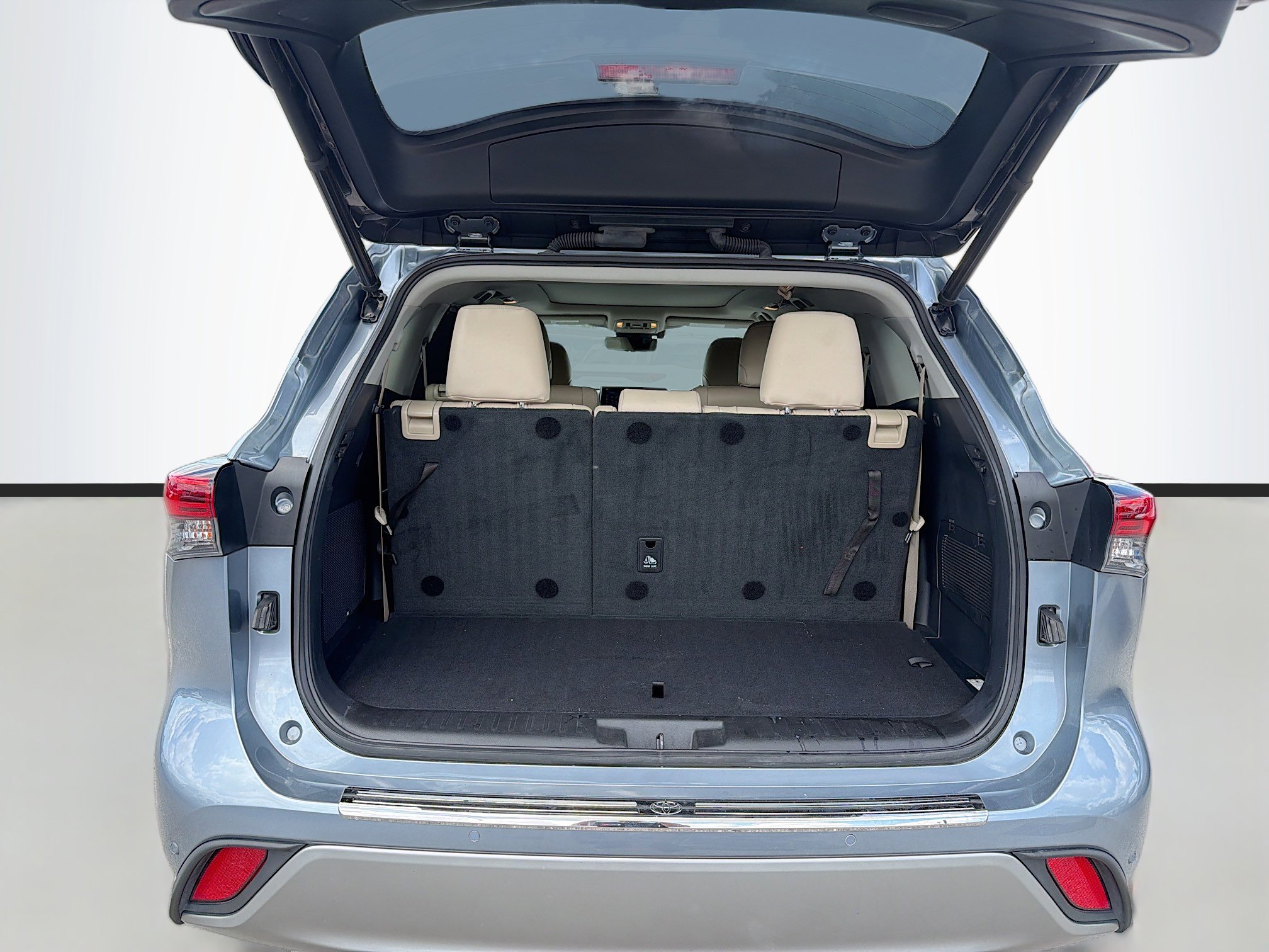 Used 2021 Toyota Highlander Platinum image 12