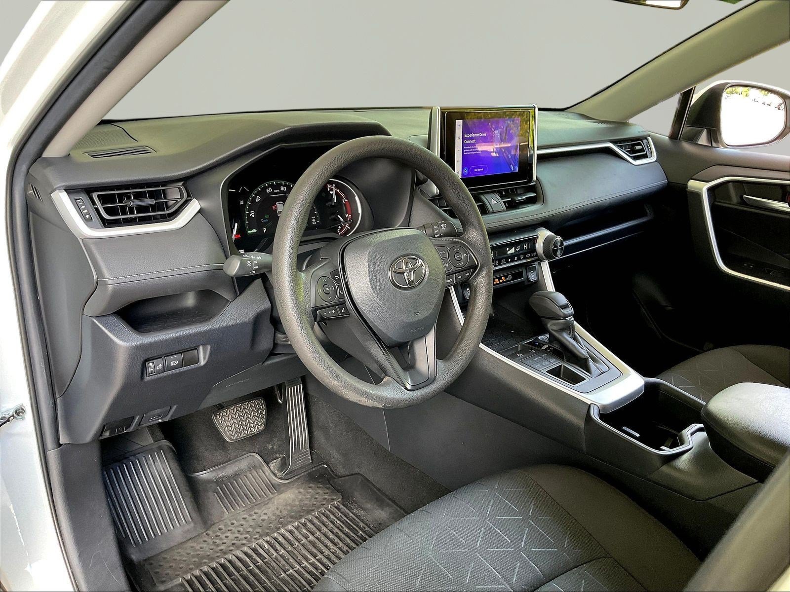 Used 2023 Toyota RAV4 XLE AWD/4WD image 17