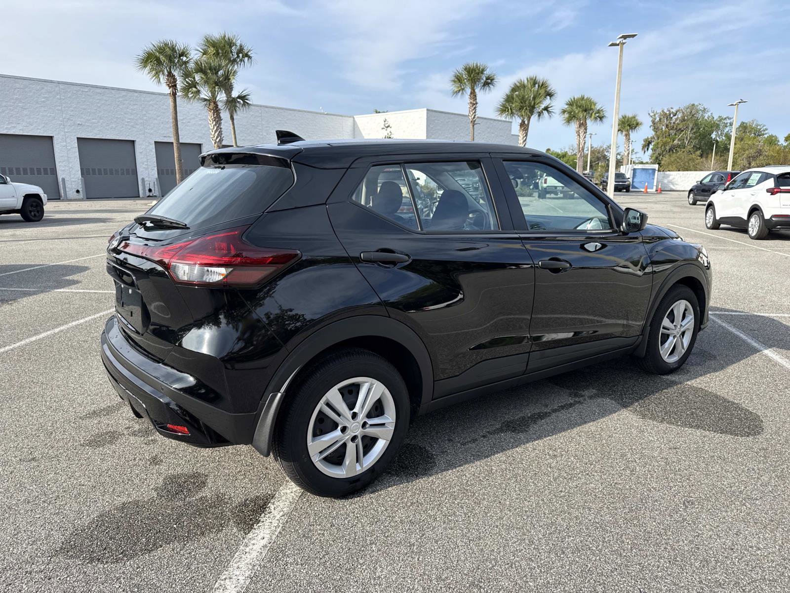 Used 2024 Nissan Kicks S image 3