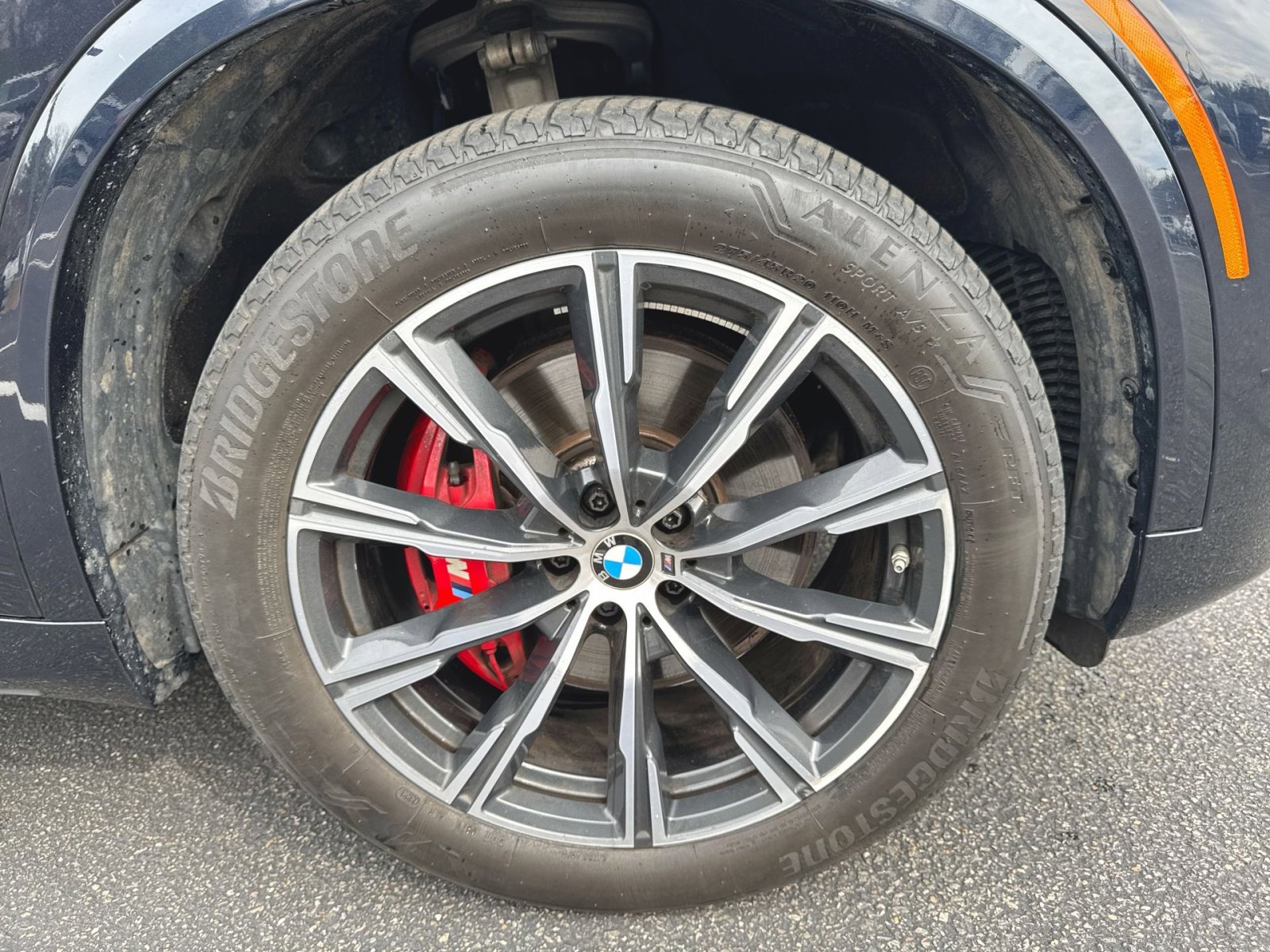 Used 2023 BMW X5 xDrive40i w/ M Sport Package image 2