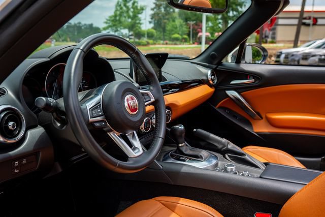 Used 2020 FIAT 124 Spider Lusso w/ Convenience Group RWD image 6